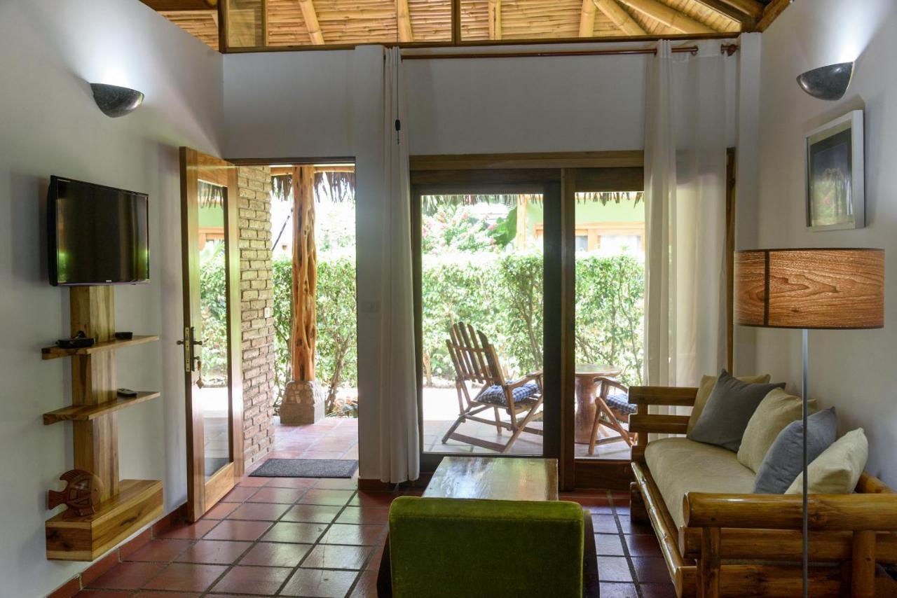 Nautilus Lodge Puerto Lopez Exterior photo
